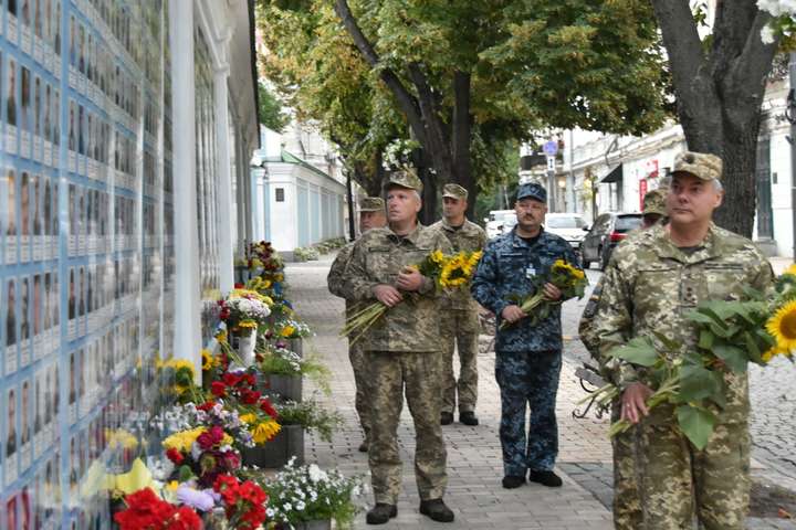 Командування об’єднаних сил ЗСУ вшанувало пам’ять загиблих захисників України