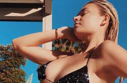  19-летняя Соня Киперман поделилась пикантным роликом 
  