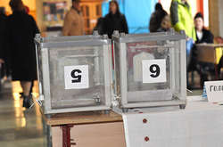 «Голос» і далі підспівує Зеленському? Як партія Вакарчука гасить скандал у Хмельницькому