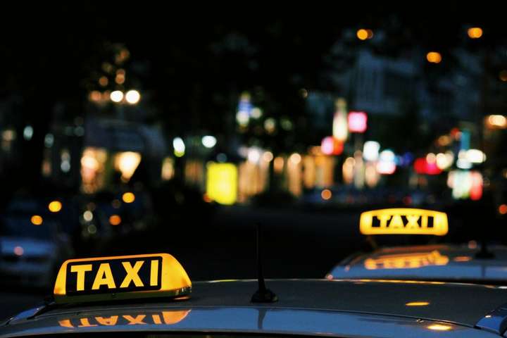 Мінінфраструктури планує запровадити патент для таксистів
