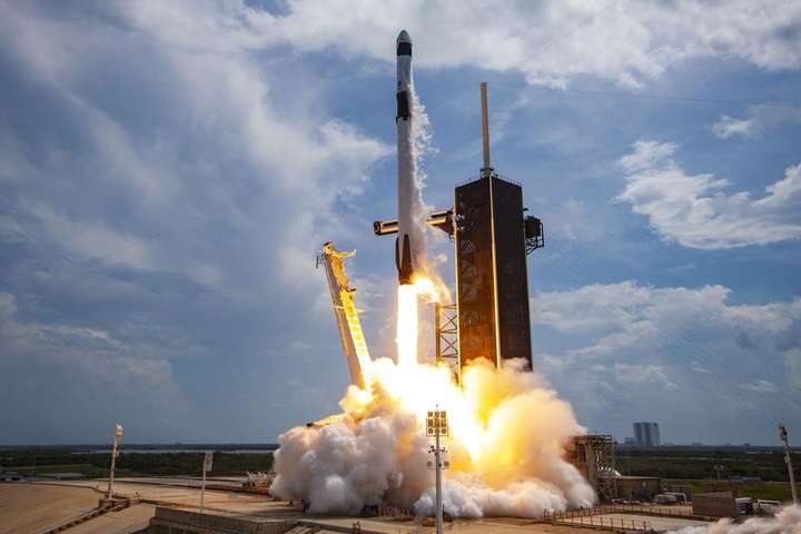 SpaceX анонсувала два запуски в один день
