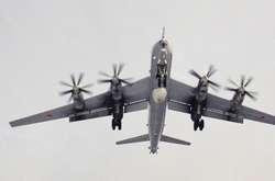 Російський військовий літак TU-142