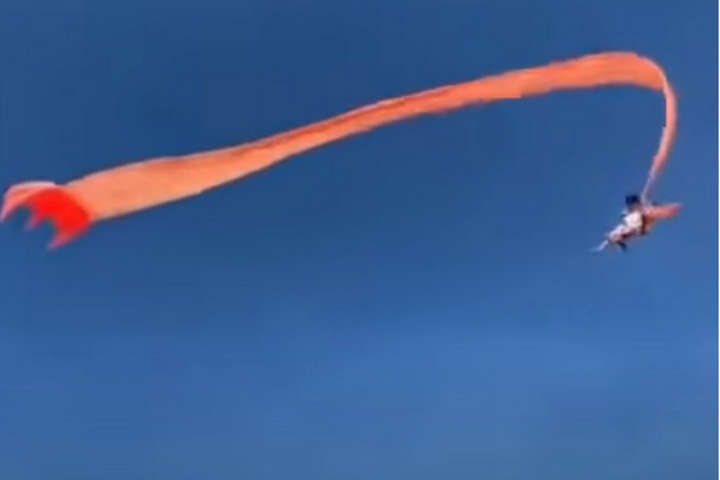 У Тайвані дитину віднесло в небо повітряним змієм: відео