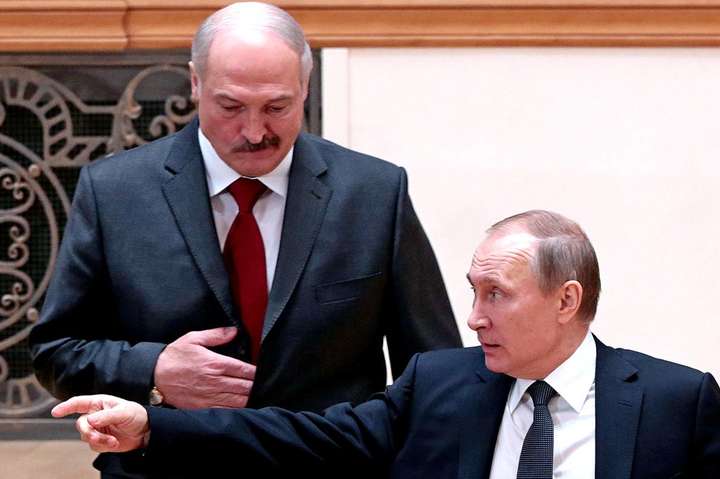 Росія почала гібридну окупацію Білорусі, але звинувачує Україну у зовнішньому втручанні
