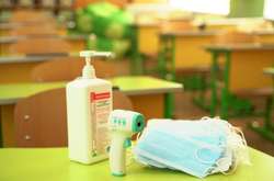 Майже на 28 мільйонів гривень Київ закупив для шкіл дезінфікуючі засоби, маски, термометри