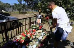 Андрій Шевченко поклав квіти на могилу померлого від коронавірусу лікаря збірної України (фото)
