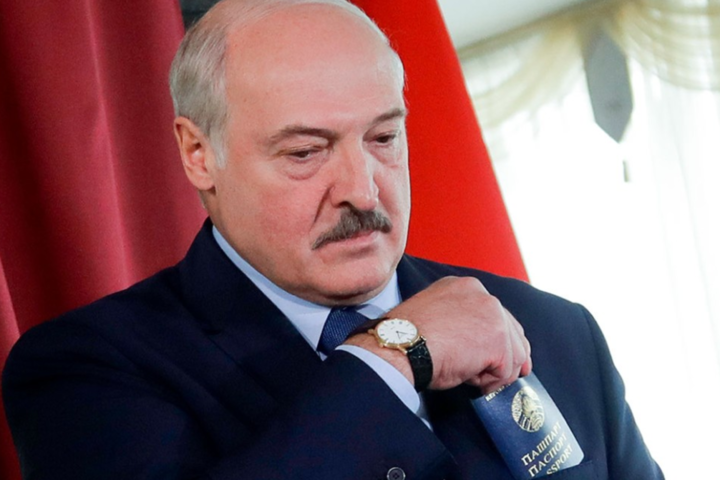 Лукашенко лякає громадянською війною через масові протести