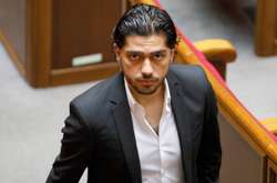 Виключений зі «Слуги народу» Лерос: Неправильно тримати депутатів за бидло і за собак