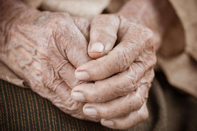 Американські вчені з'ясували, яка речовина допоможе уникнути найтяжчих старечих хвороб
