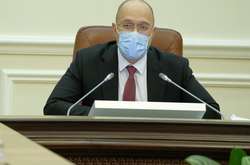 Шмигаль додав, що уряд не обов'язково буде переходити на віддалену роботу, але альтернативний план в умовах підвищення загрози коронавірусу має бути