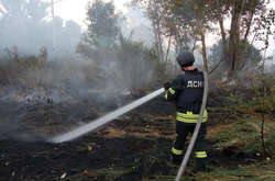Пожежа на Луганщині: постраждали двоє військових