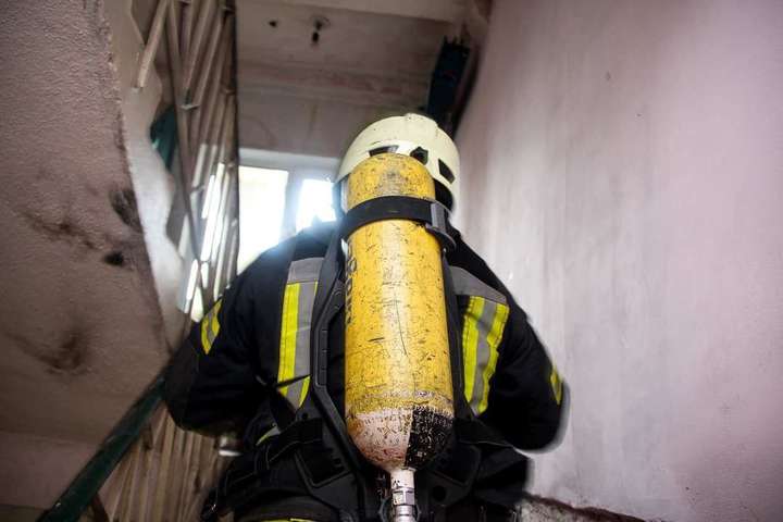 Під час пожежі у багатоповерхівці в Києві загинув чоловік