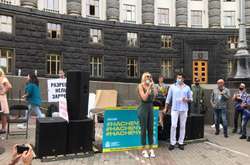 Полякова обещала «выломать дверь» в Кабмине, если правительство не разрешит работать шоу-бизнесу