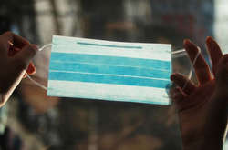 Після складання протоколу туристам дозволили продовжити подорож - вже з масками на обличчі