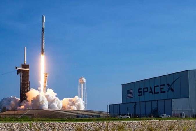 Компанія SpaceX вивела на орбіту вже понад 600 інтернет-супутників