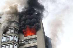 Пожар в столичной высотке с трагическими последствиями: спасатели показали видео с дрона