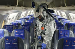 Американские инфекционисты оценили риски заражения коронавирусом в самолете
