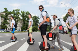 В Україні врегулюють ПДД з урахуванням користувачів сігвеїм, моноколіс і гіроскутерів