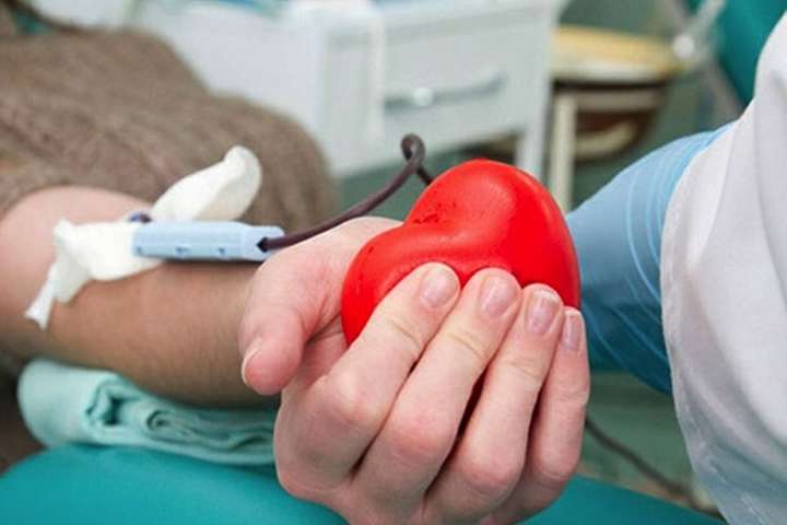 Депутаты предлагают штрафовать доноров крови за ложную информацию о своем здоровье