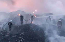 На Полтавщине горит свалка