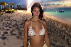  24-летняя модель Кендалл Дженнер показала достоинства фигуры 
  