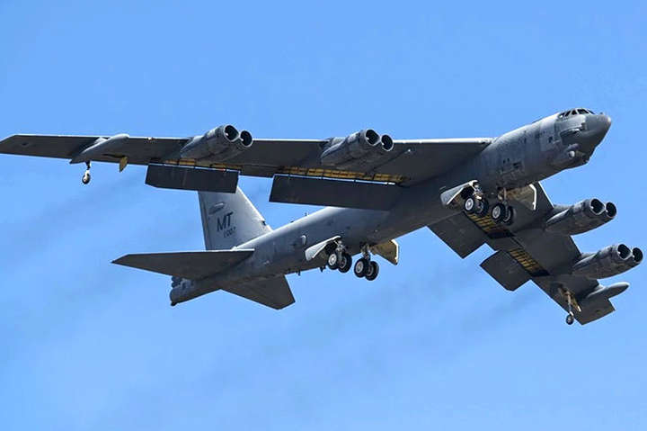 У США розкрили бойову мету польоту бомбардувальників B-52 над Україною