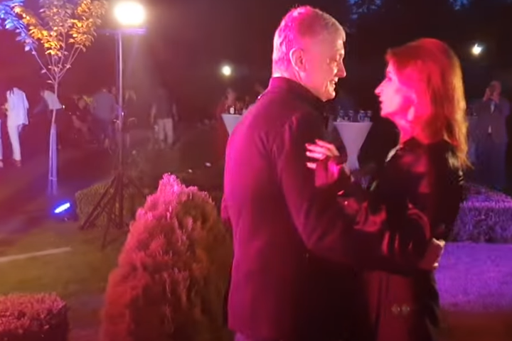 Петро і Марина Порошенки у Львові затанцювали під «Гуцулку Ксеню» (відео)