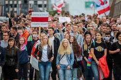 У Мінську помітили військову техніку, збираються колони протестуючих