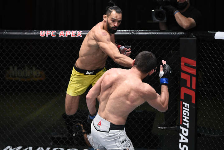 Помста за ляпас: бразильський боєць UFC достроково переміг росіянина
