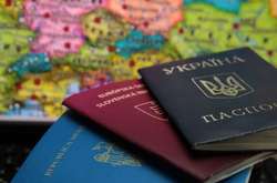 Очільник МЗС наголосив, що подвійне громадянство неприпустиме для держслужбовців та представників влади