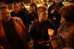 На протестах в Мінську затримали підлітка, ще кілька людей поранено