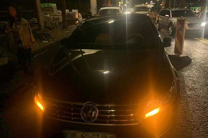 У Києві потенційний покупець викрав автівку та розбив її, тікаючи від поліції (фото)
