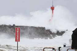 Тайфун у Японії: є загиблий і понад 100 травмованих 