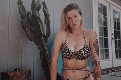 Дочь Алека Болдуина в бикини показала «искусство сексуальности»