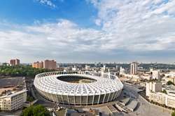В один день: «Динамо» відмовилося грати з глядачами, «Оболонь» виступить із уболівальниками 