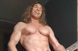 Российский стриптизер Тарзан