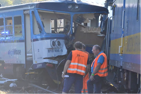 У Чехії зіткнулися потяги, десятки постраждалих