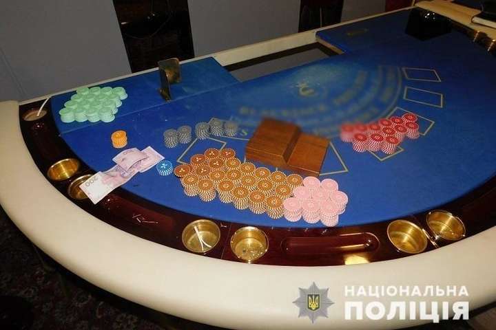У Києві поліція викрила десять підпільних казино (фото)
