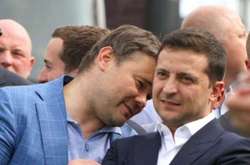 Андрій Богдан вважає, що з Зеленського «ліплять Брежнєва»