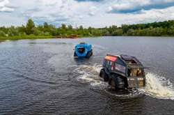 Тури проводяться на всюдиходах  Sherp – автомобілі-амфібії, що з легкістю долає бездоріжжя та круті схили 