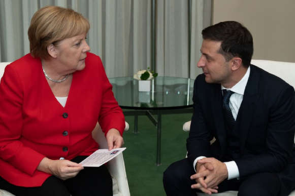 Зеленський і Меркель поговорили по телефону про Донбас 