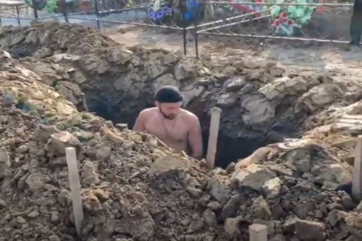 Россия провела соревнования по скоростному выкапыванию могил