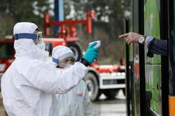  У Парижі з 28 серпня запровадили обовʼязкове носіння масок на всій території міста 