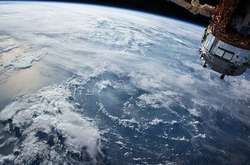 «Роскосмос» попередив про можливе зіткнення МКС з американським супутником
