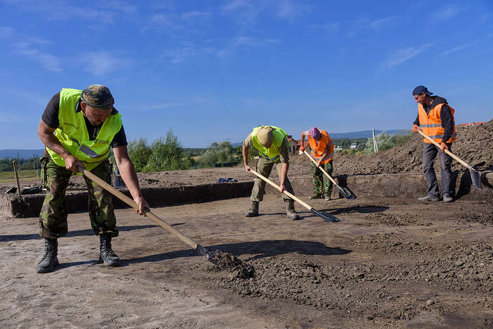 На Львівщині знайшли поселення, якому понад сім тисяч років