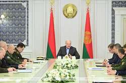 Лукашенко вирішив відвести війська від західного кордону Білорусі