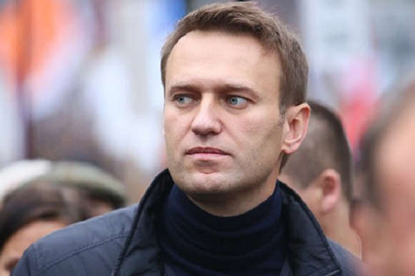 Навальний вже зміг самостійно встати з ліжка