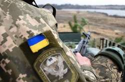Окупанти на Донбасі двічі обстріляли українських захисників і запустили безпілотник