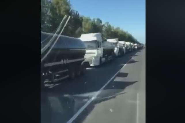 «Велике будівництво» Зеленського під загрозою зриву: бітумовози на кордоні стоять по декілька днів (відео)