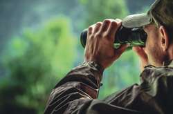 Розвідувальні органи для виконання завдань та своїх функцій можуть використовувати спеціально виготовлені речі та документи